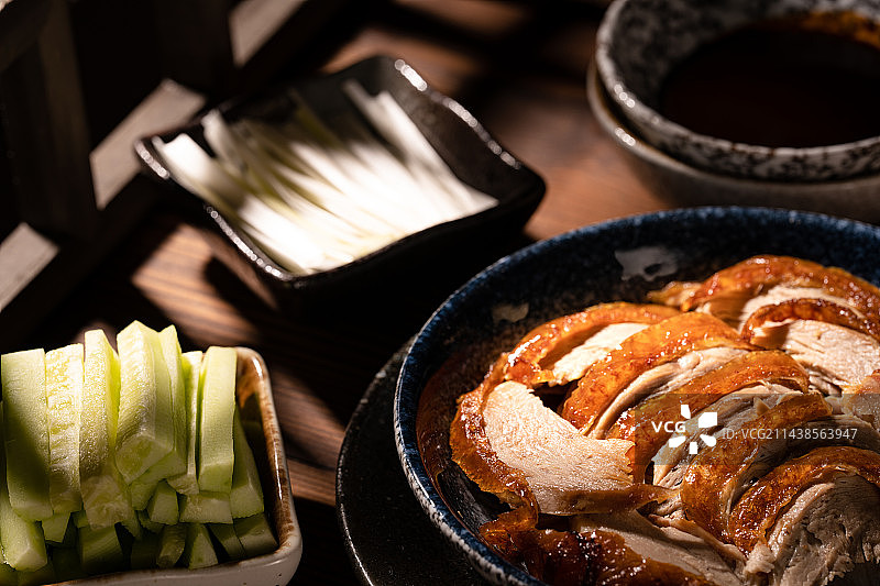 中式传统美食烤鸭图片素材