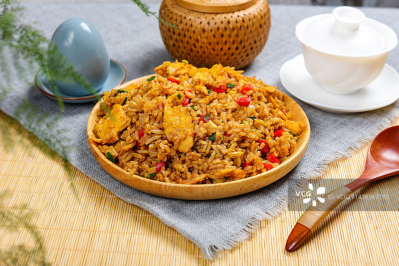 快餐外卖小吃美食酱油鸡蛋炒米饭图片素材