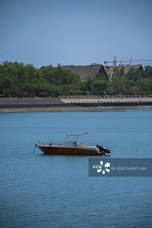 海边的渔船图片素材