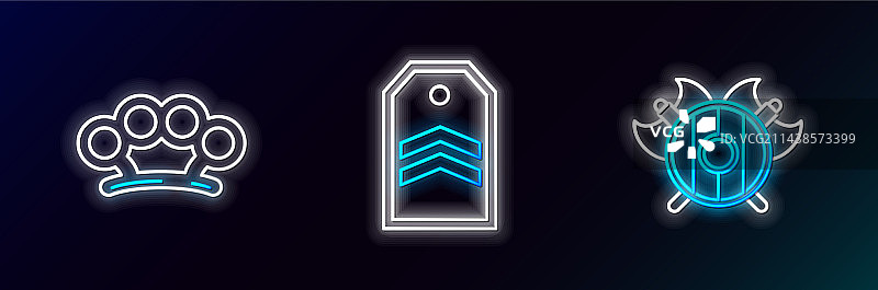 带交叉斧黄铜的中世纪盾牌套装图片素材