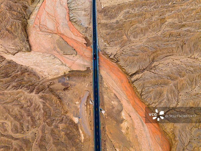 315国道U型公路大地之血图片素材