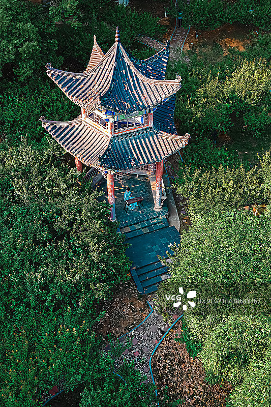 华中师范大学古亭与古筝图片素材