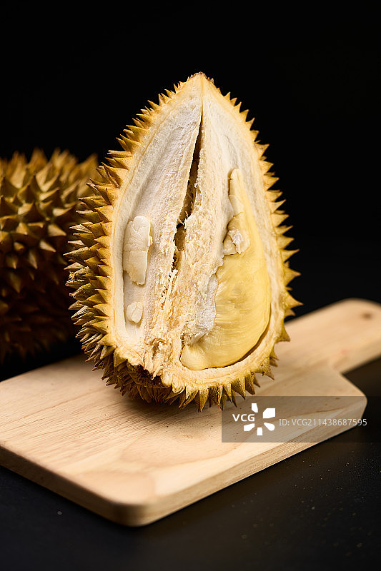 打开的金枕榴莲展示果肉图片素材