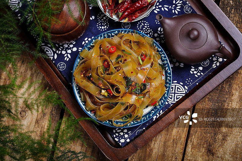 开胃爽口美味小吃凉拌粉皮图片素材