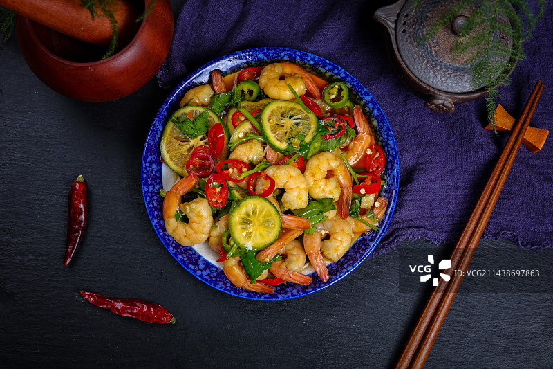 开胃爽口特色小吃美食柠檬腌虾仁图片素材