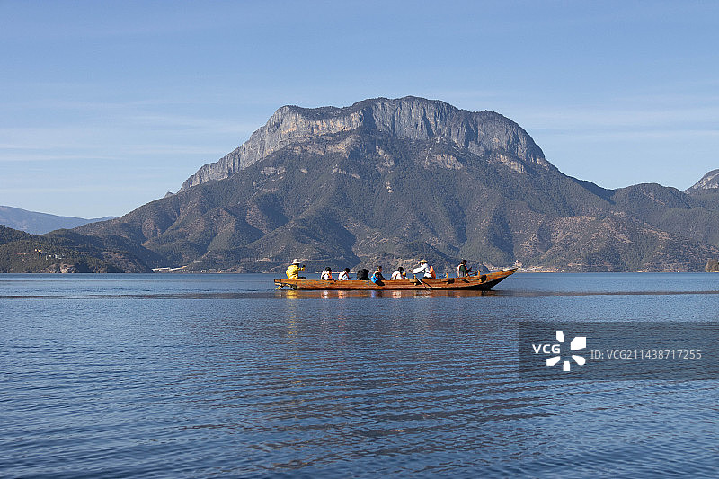 格姆女神山下图片素材