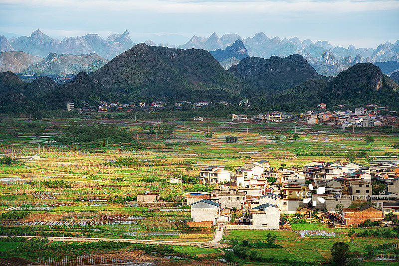 桂林山水会仙玻璃田农村田园风光图片素材