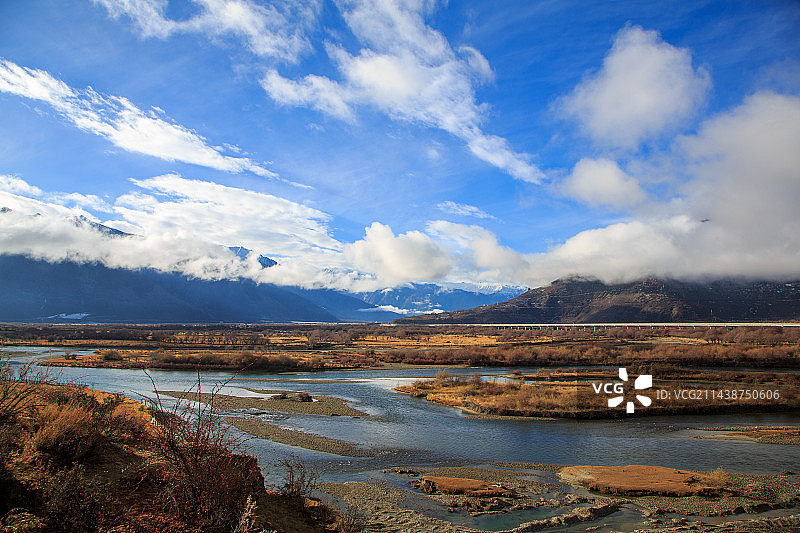 西藏林芝雅尼湿地、苯日神山、雪山、尼洋河与雅鲁藏布江、图片素材