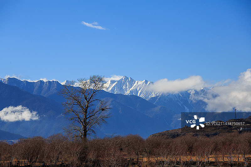 西藏林芝雅尼湿地、苯日神山、雪山、尼洋河与雅鲁藏布江、图片素材