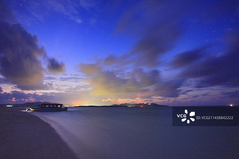 星空，久米岛，Hatenohama海滩和暮光之流云，冲绳县岛尻郡久米岛图片素材