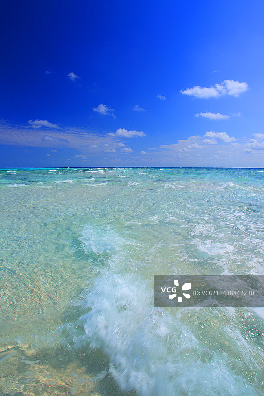 久米岛水花飞溅，冲绳县岛尻郡图片素材