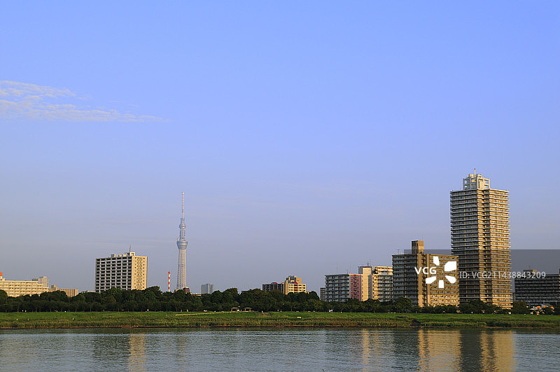 荒川和东京晴空塔，江户川区，东京图片素材