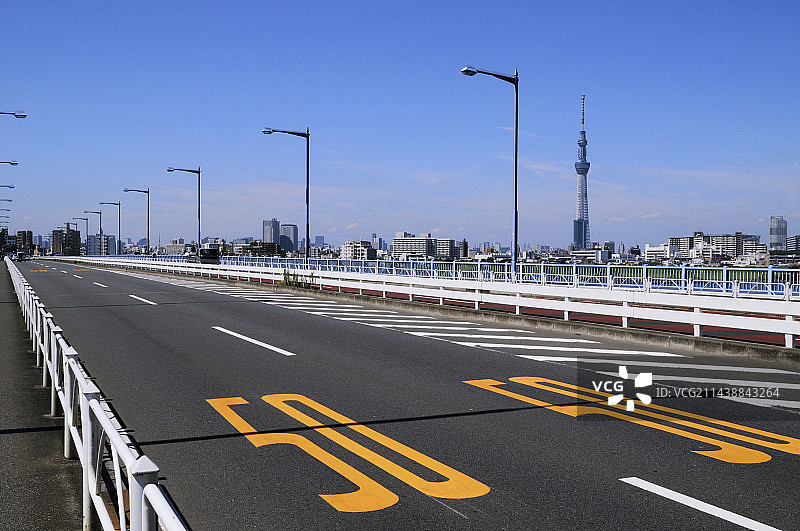 平井大桥与东京晴空塔，东京江户川图片素材