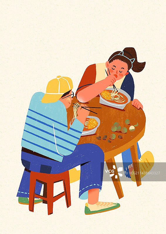 两个人围着一张圆桌嗦粉图片素材