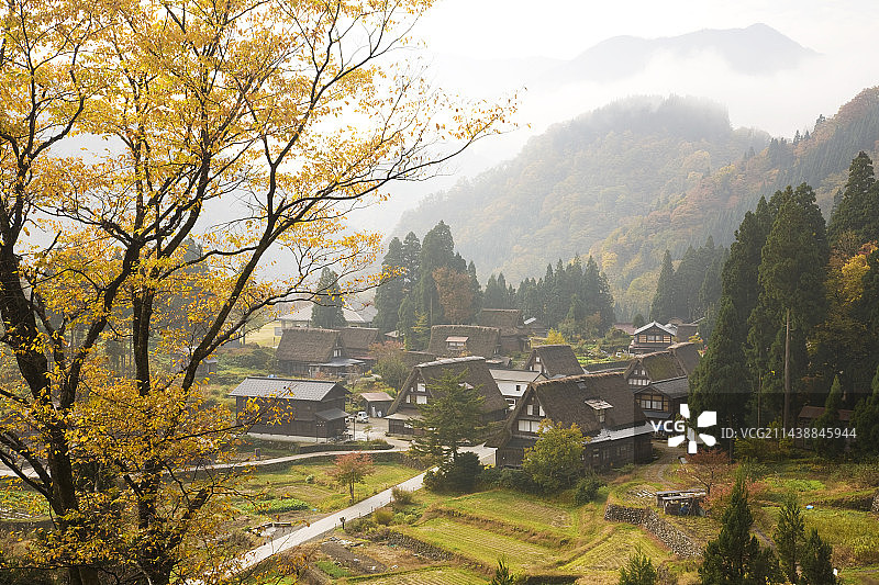 富山县南砺市秋季的五箇山图片素材