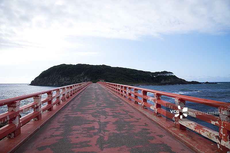 福井县东寻坊尾岛大桥及尾岛图片素材
