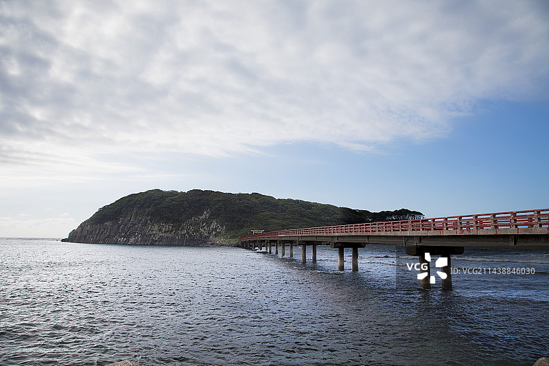福井县东寻坊尾岛大桥及尾岛图片素材