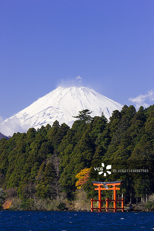 箱根町芦之湖和富士山鸟居图片素材