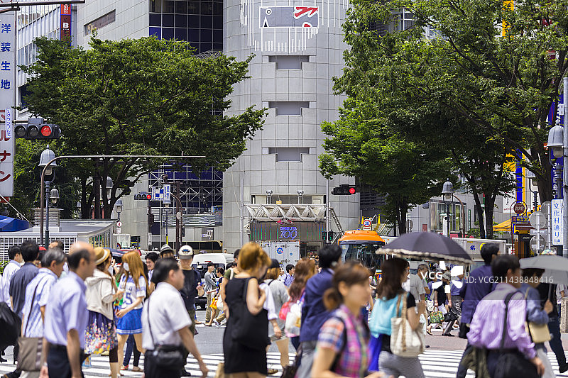 日本东京涩谷火车站十字路口图片素材