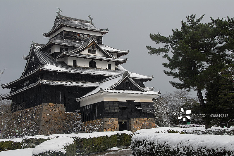 雪中的松江城图片素材