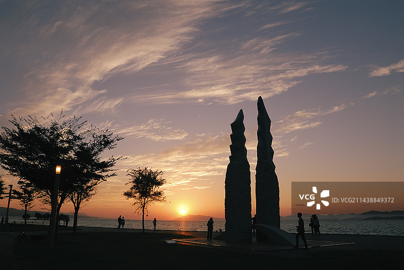 夕阳下的宍道湖，位于岛根县松江市图片素材