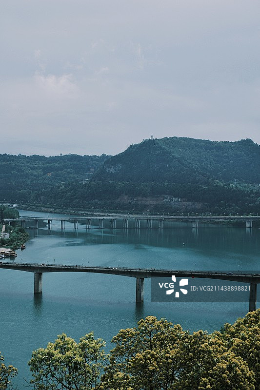 跨江大桥高角度视图图片素材