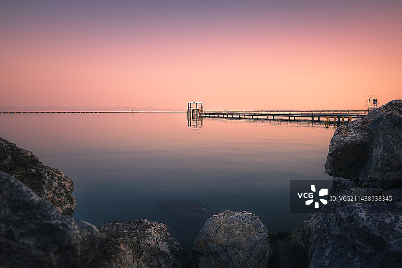 粉色的湖泊图片素材