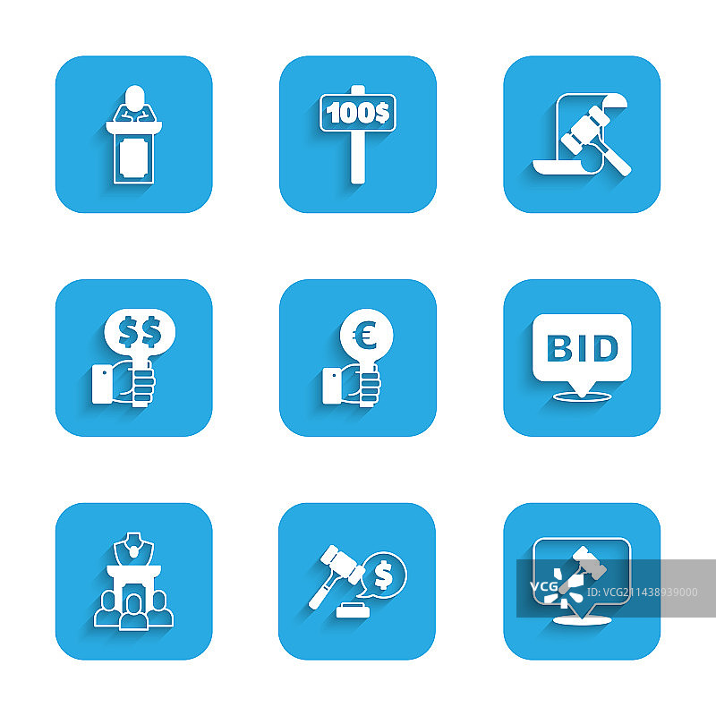 手持拍卖板和拍卖槌组合图片素材