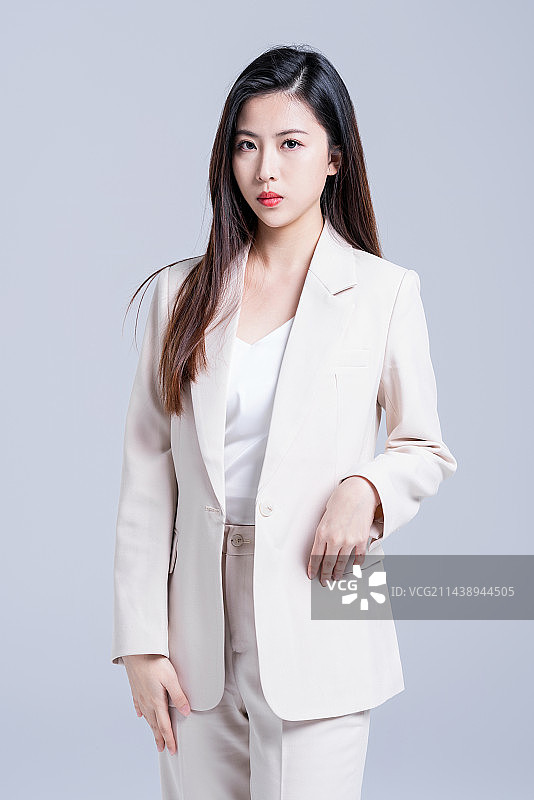 年轻漂亮的商务女白领图片素材