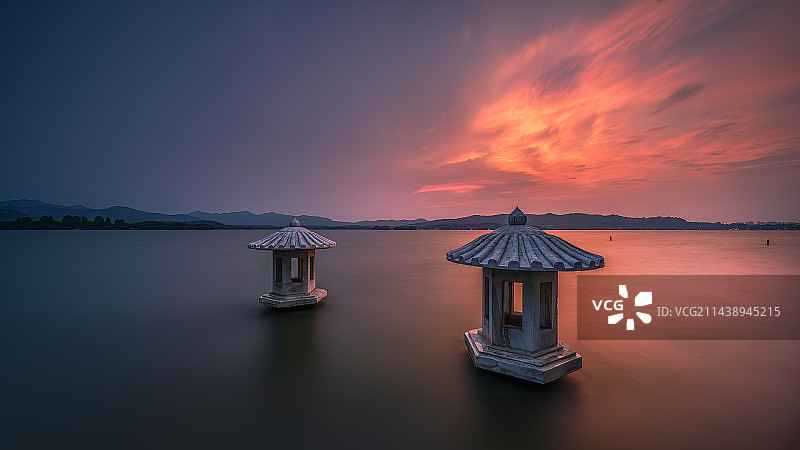 杭州西湖翠光亭晚霞图片素材