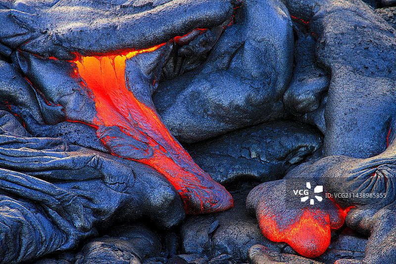 恶魔之吻图片素材