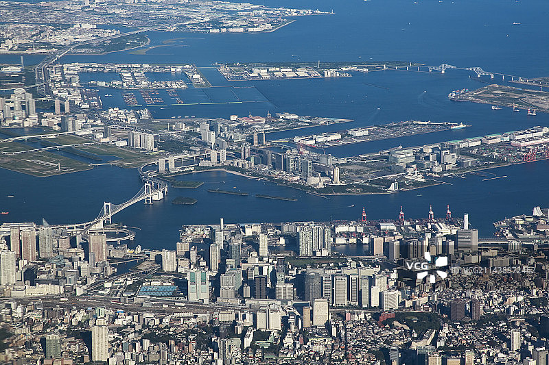 日本东京品川站及东京湾地区鸟瞰图图片素材