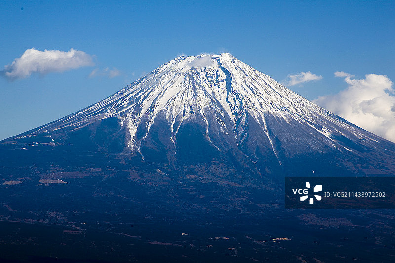 从朝雾高原眺望富士山图片素材