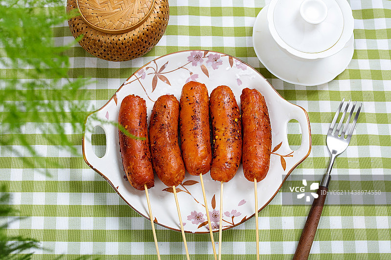 特色烤串美食小吃油炸肉肠图片素材