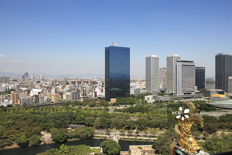 大阪城金色海豚与大阪城市景观，大阪府图片素材