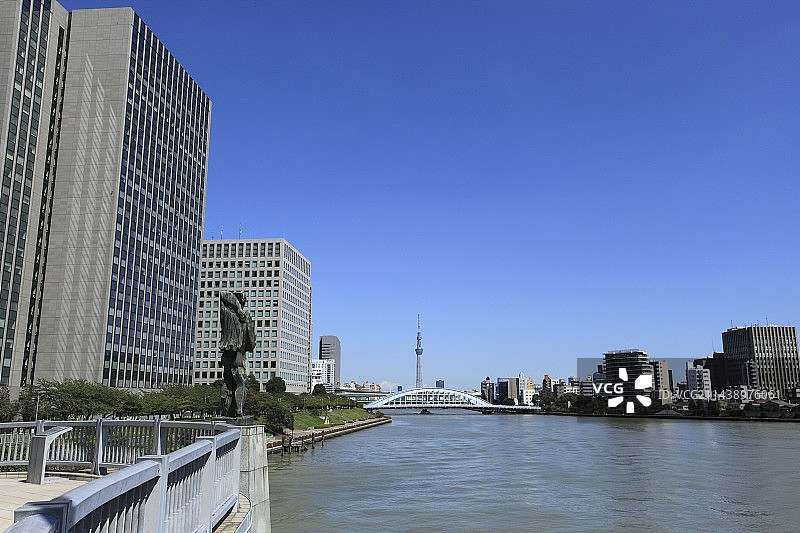 从中央大桥看到的东京晴空塔，东京都中央区图片素材