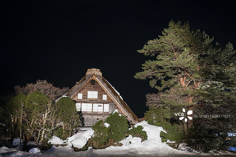 日本岐阜县白川村亮灯图片素材