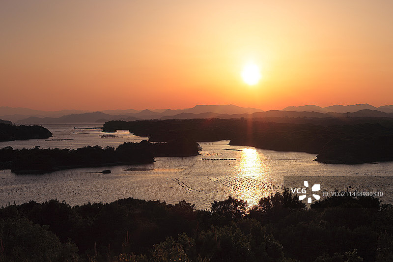 阿 Ago 湾的日落，位于三重县志摩半岛图片素材