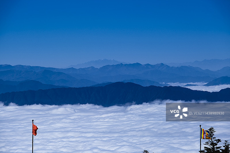 四川省峨眉山市峨眉山风景区晴天壮美风景图片素材