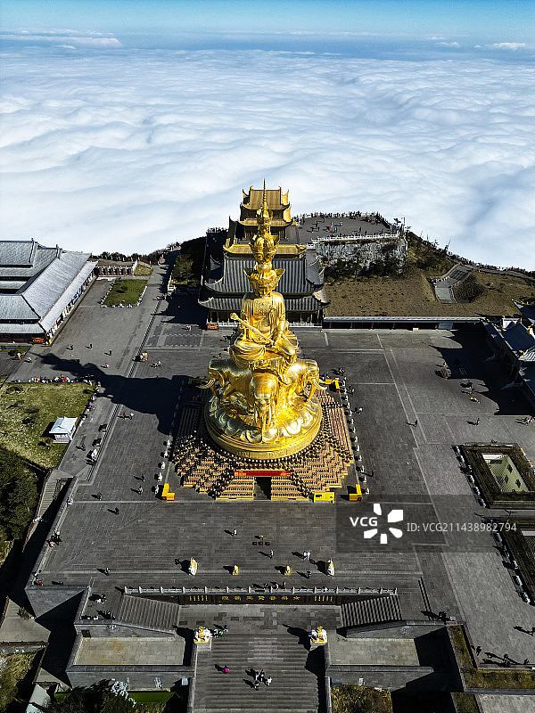 四川省峨眉山市峨眉山风景区晴天航拍视角壮美风景图片素材