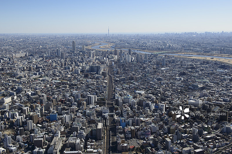 从西北方向拍摄的川口市方向的西川口站鸟瞰图，埼玉县图片素材