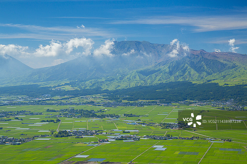 日本熊本县阿苏大观峰眺望阿苏山图片素材