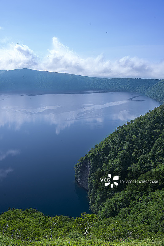 北海道川上郡弟子屈町摩周湖的雾气消散图片素材