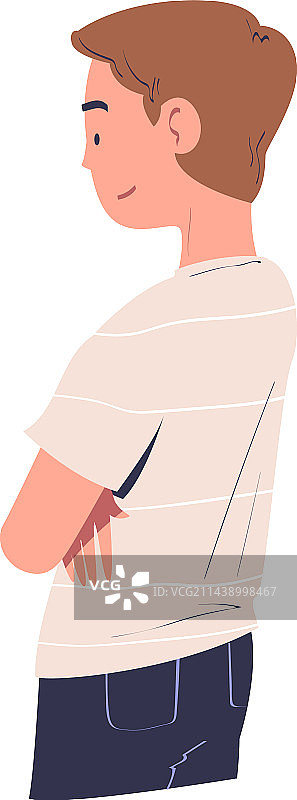 快乐男人双手交叉站立图片素材