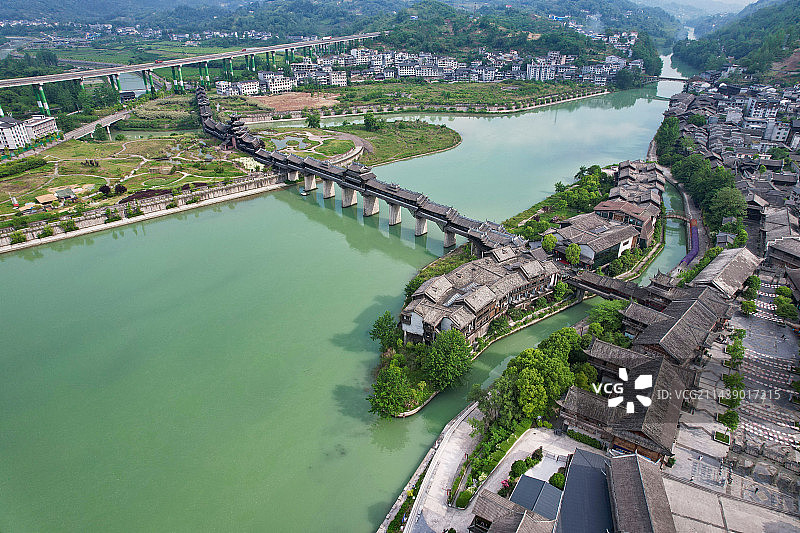 重庆黔江濯水古镇 第一风雨廊桥图片素材