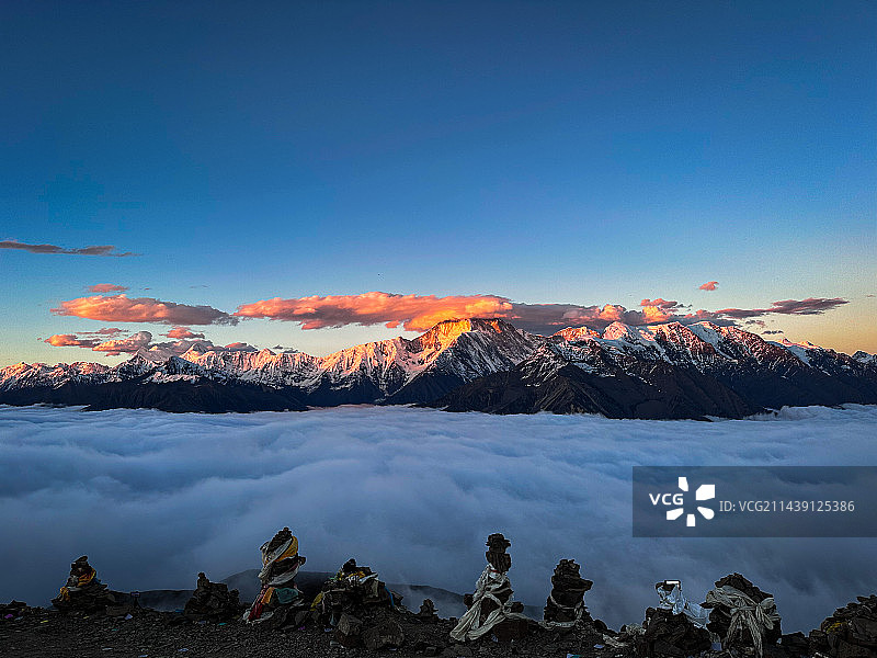 子梅垭口，贡嘎日落图片素材