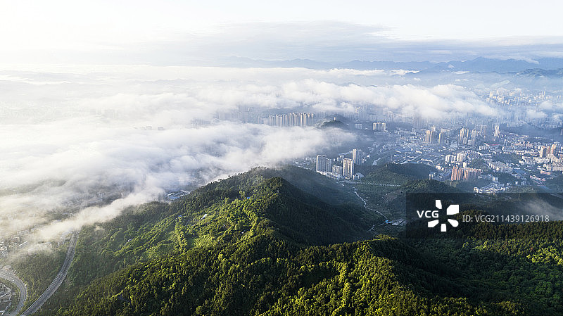 十堰四方山云海图片素材