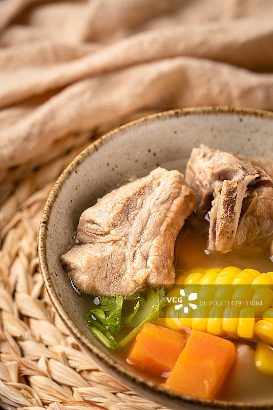 中式传统美食排骨汤图片素材