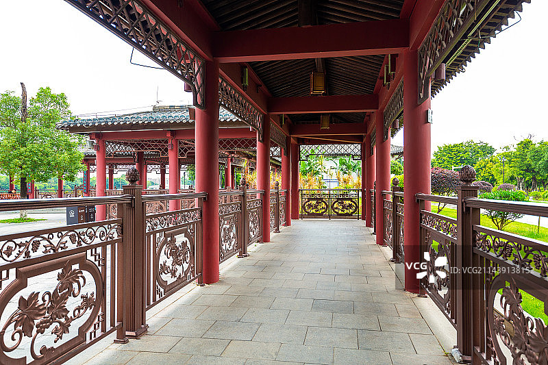 东莞市华阳湖，龙舟观景台，走廊图片素材