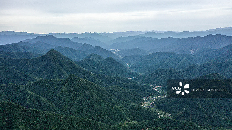 秦岭夏至图片素材